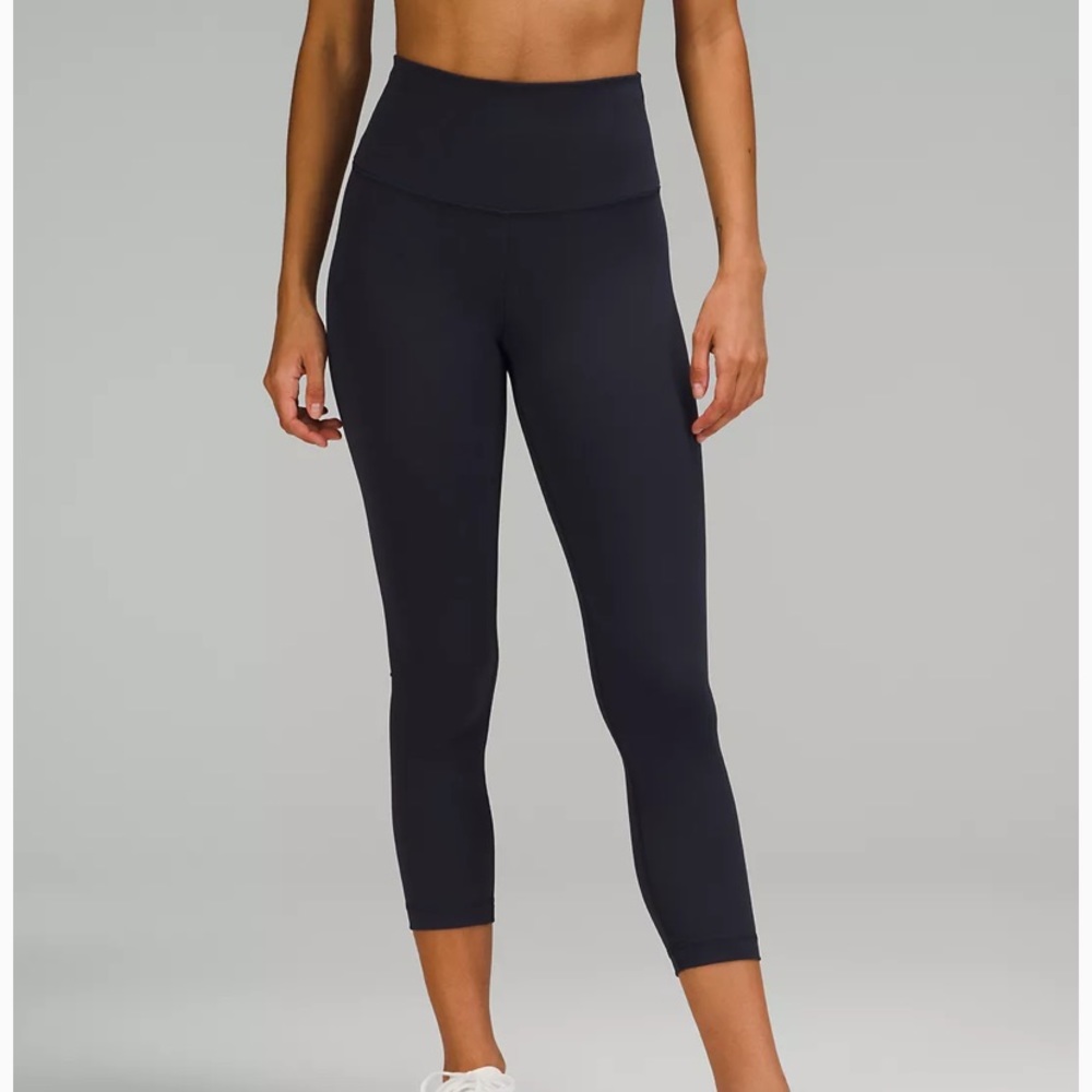 Lululemon Wunder Leggings Navy size 6 21”